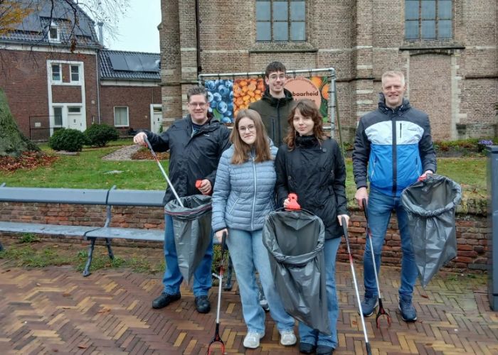 Jongeren RefleXion actief bij Klimaatweek-opruimactie