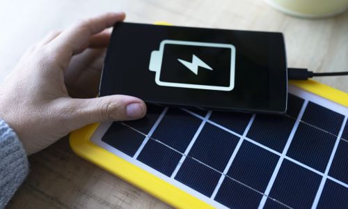Zonne-energie opslaan met een thuisbatterij